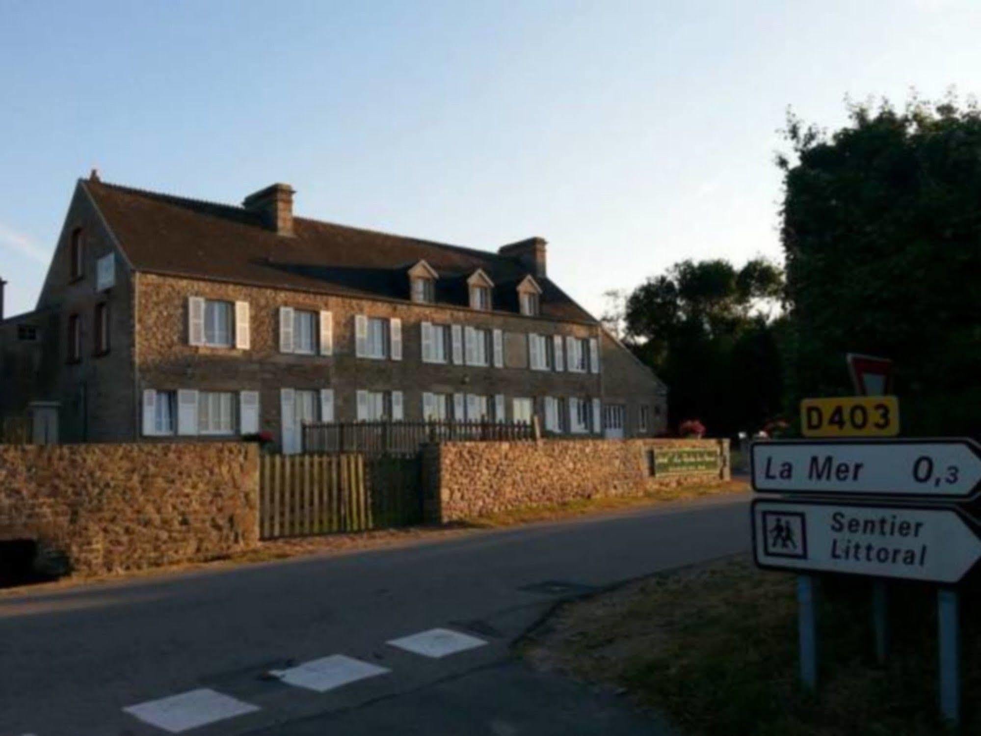 La Roche Du Marais Hotel Omonville-la-Petite Екстериор снимка