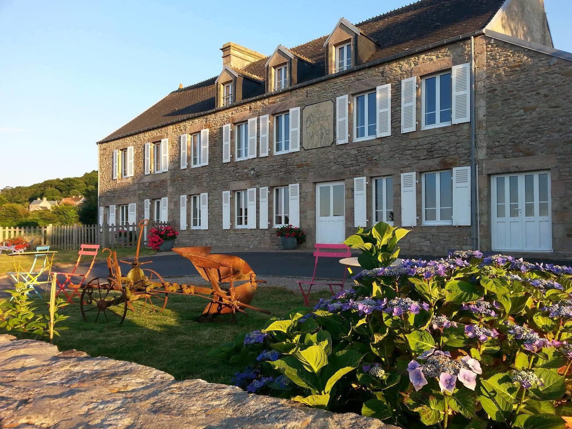 La Roche Du Marais Hotel Omonville-la-Petite Екстериор снимка