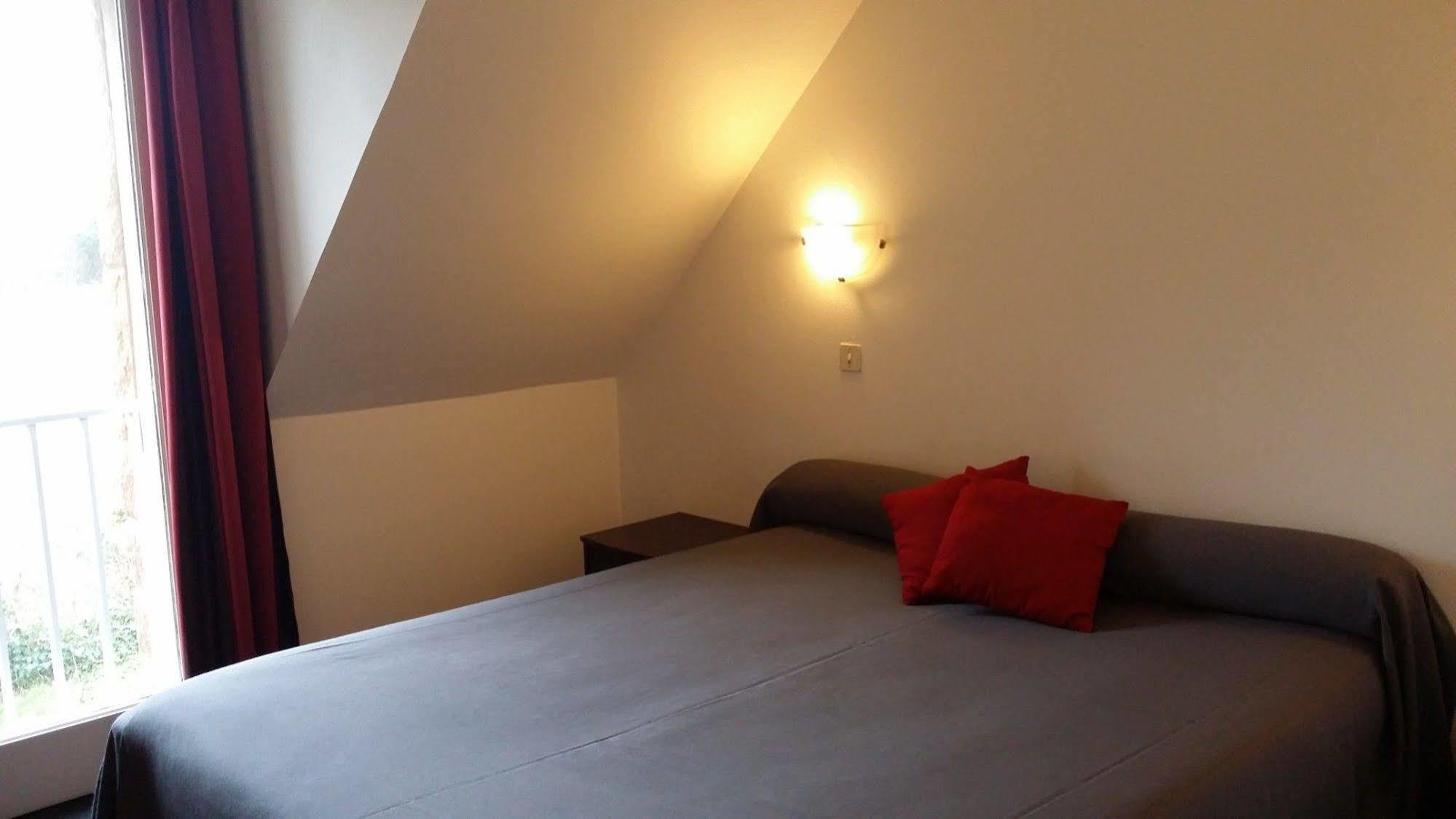 La Roche Du Marais Hotel Omonville-la-Petite Екстериор снимка